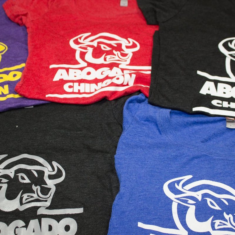 Playeras Abogado Chingón en varios colores